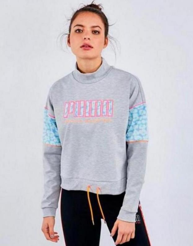 [23/12/2019-24/2/2019] Sweatshirts / Women Collection . Foot Locker
