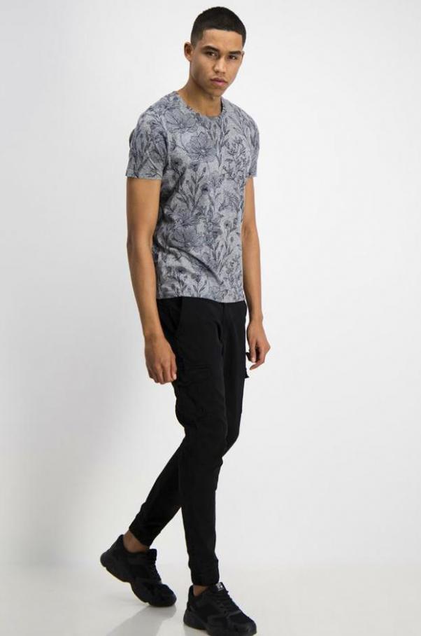 New In / Men . Page 2
