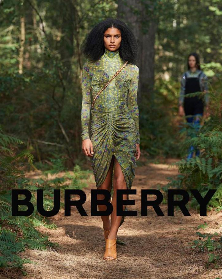 New Collection | Lookbook . Burberry. Week 44 (2020-12-28-2020-12-28)