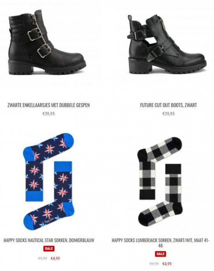  Happy socks & Biker boots . Page 3