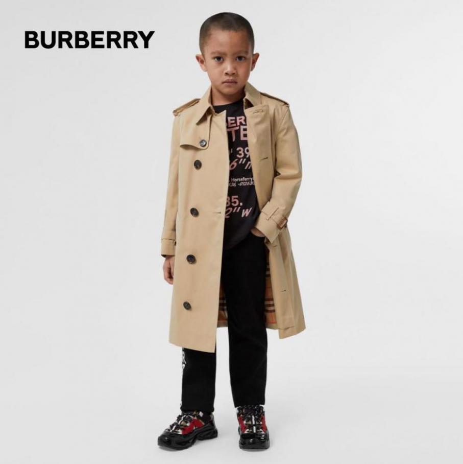 A play on Heritage - Boys. Burberry. Week 45 (2022-01-16-2022-01-16)