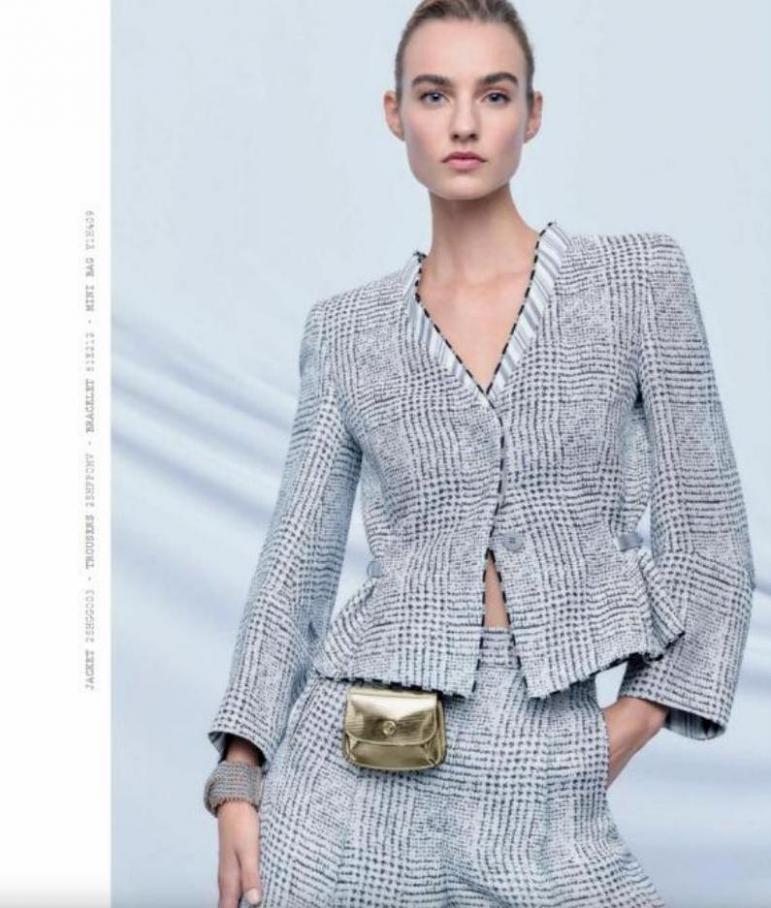 Woman / Spring - Summer 2022. Page 15