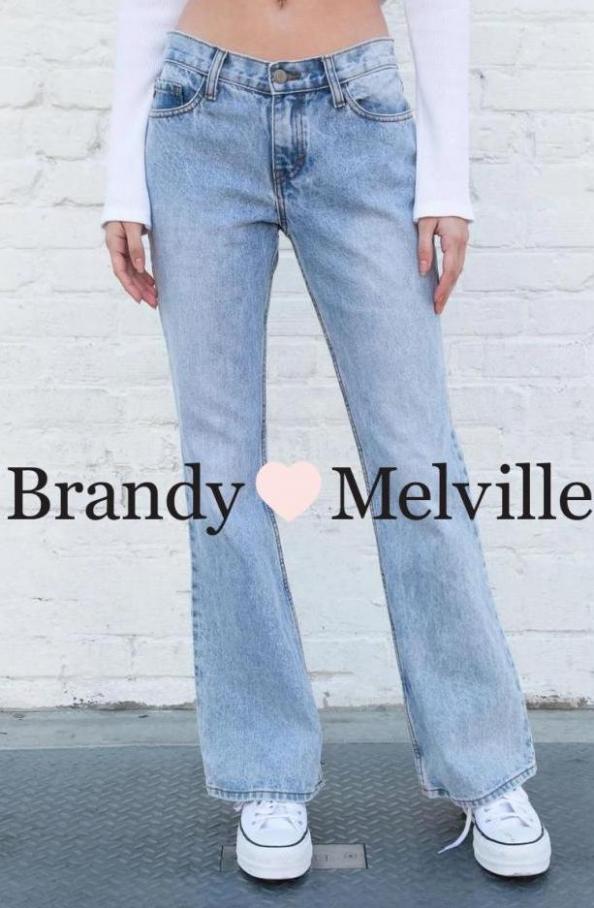 Nieuwe & comfortabele looks. Brandy Melville. Week 2 (2022-03-19-2022-03-19)