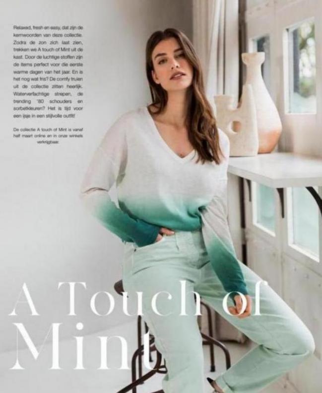Expresso magazine Spring 2022. Page 28