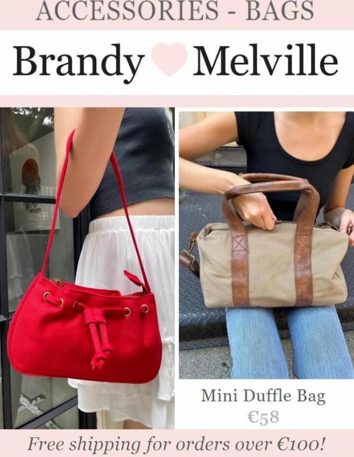 Accessoires - Bags. Brandy Melville. Week 39 (2023-10-03-2023-10-03)